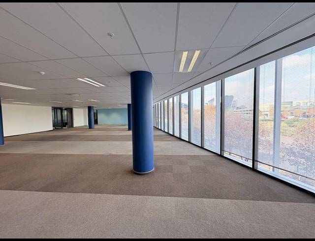 1,292M² OFFICE TO LET IN WATERFALL
